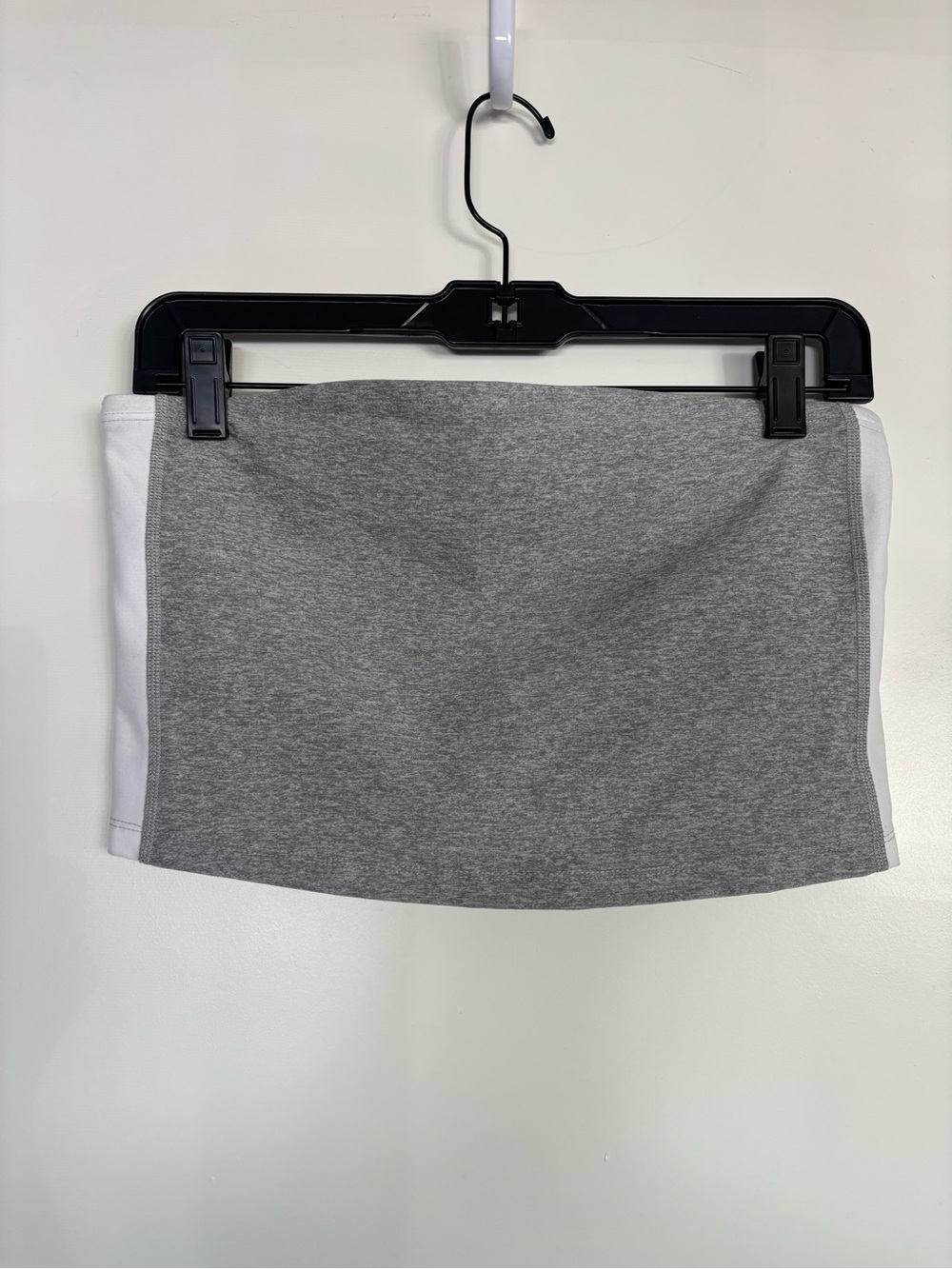 Beyond Yoga Space Dye Strapless Stripe Top in Silver Mist & Cloud White Sz M